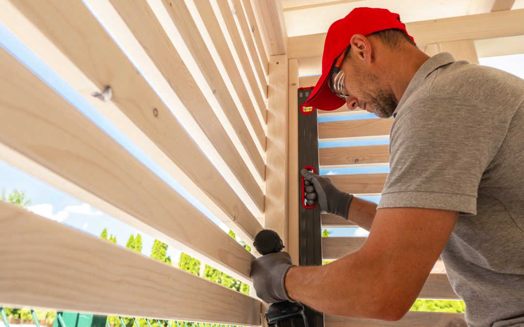 installation de volets battants en bois sur une maison à Fontainebleau par FIBA